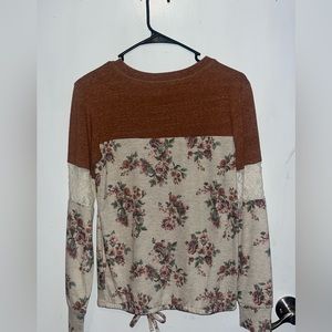 size XS long sleeve floral top, never worn